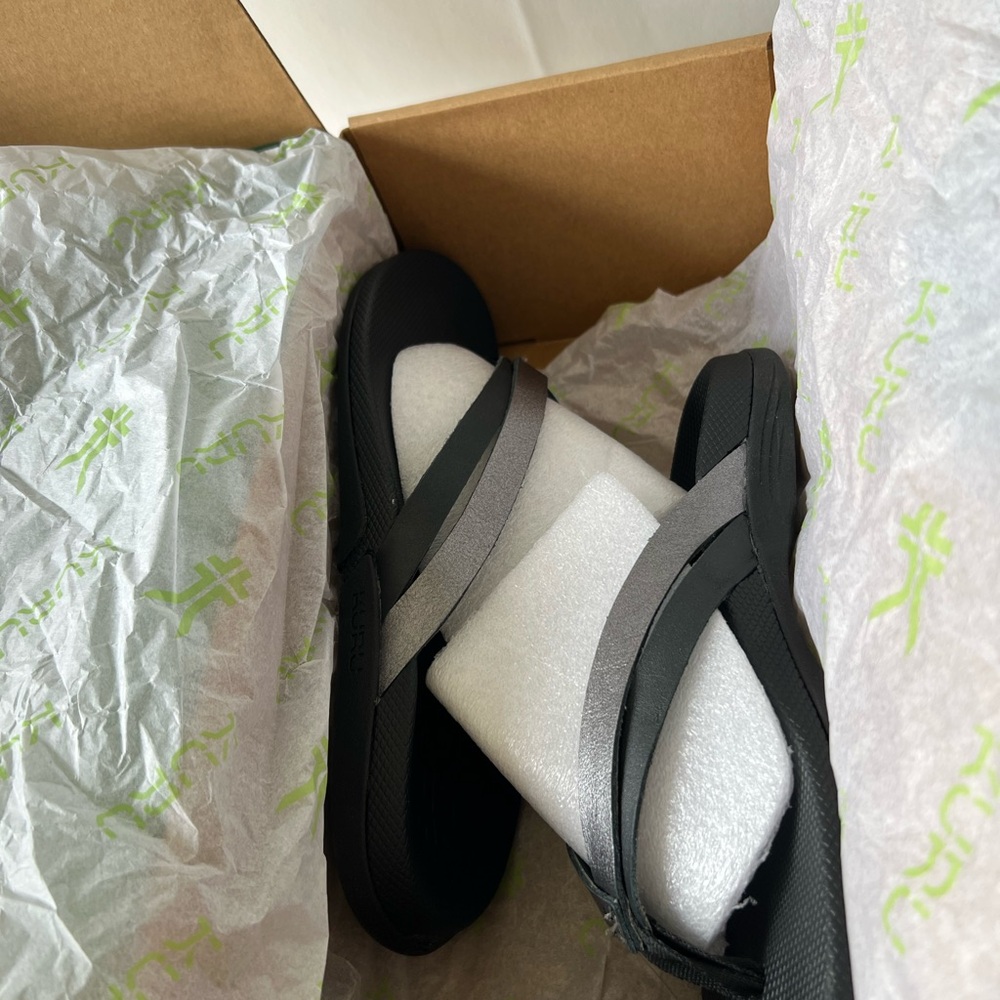 Women’s KURU Kala Sieva Metallic Flip Flops, NEW IN BOX, Size 9 - Picture 9 of 14